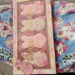 Nwt Easter blanket bath bombs